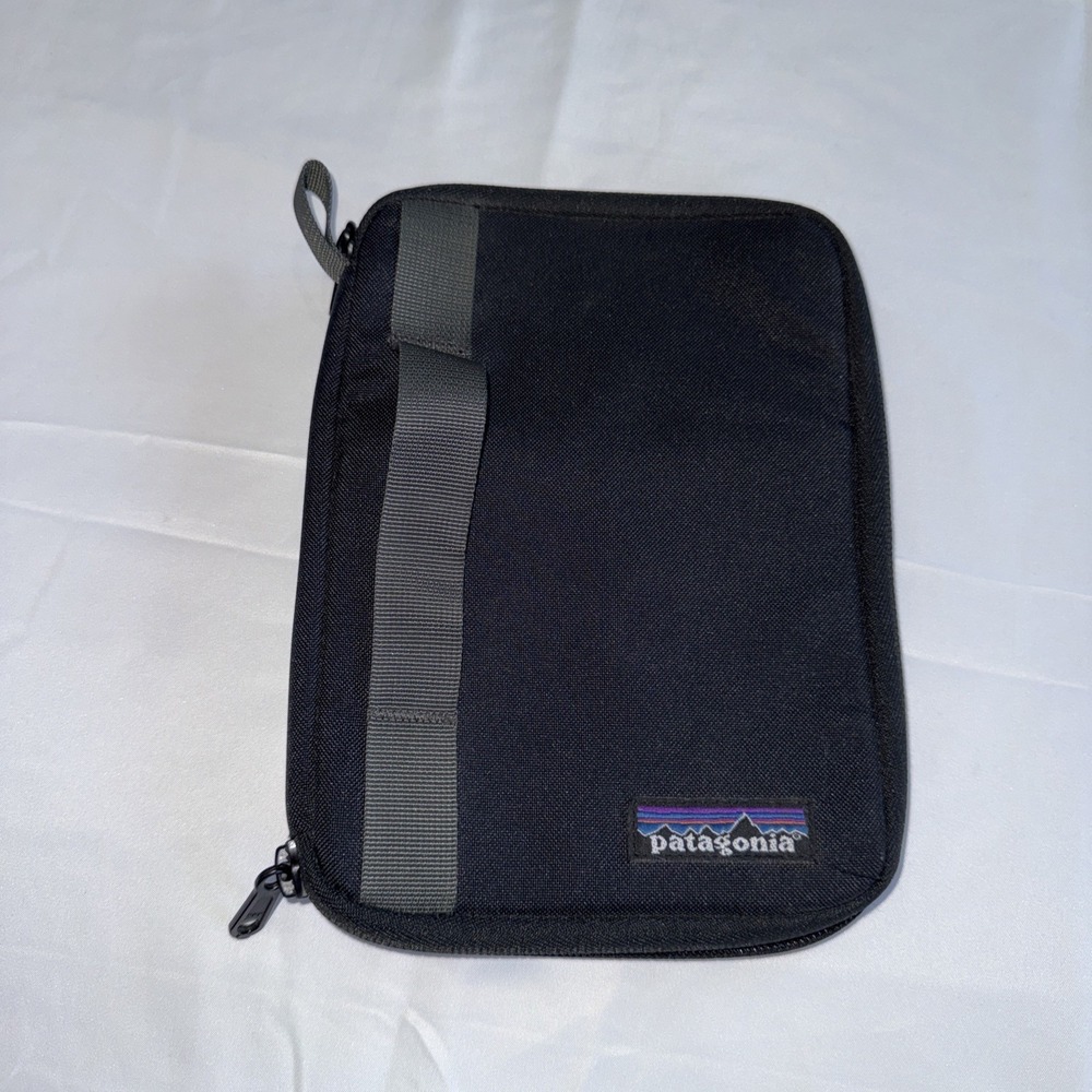 Patagonia Padded Tablet Case Black Zip Around Accessory 9x7 iPad Mini Kindle